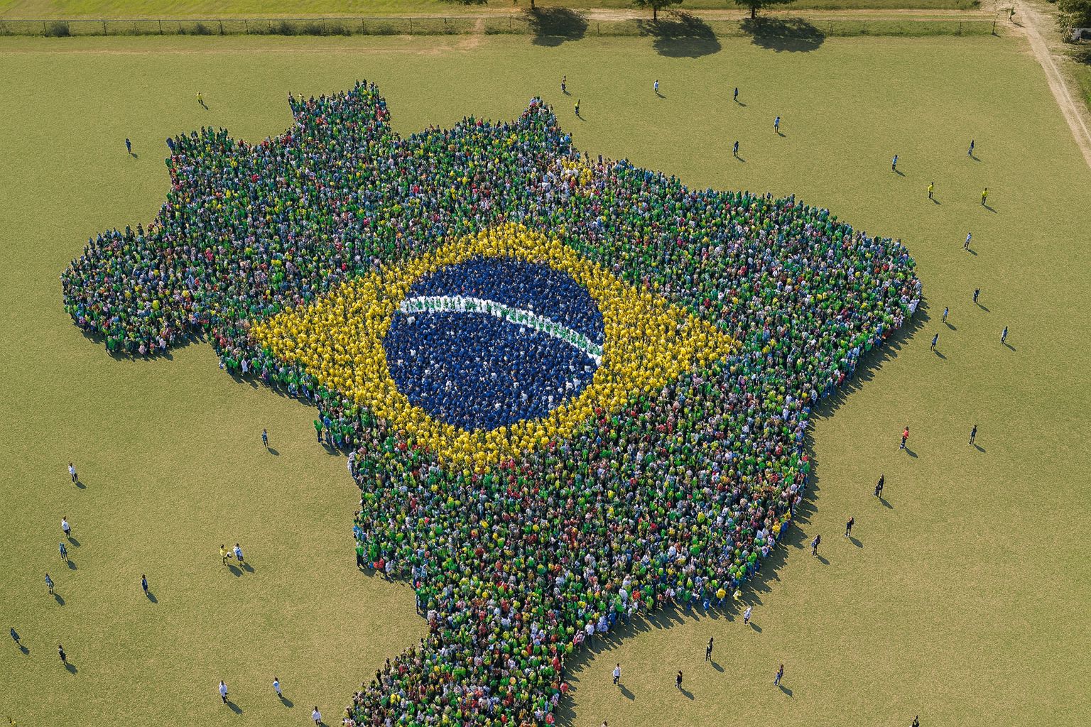 Bandeira do Brasil representando a economia brasileira em desaceleração
